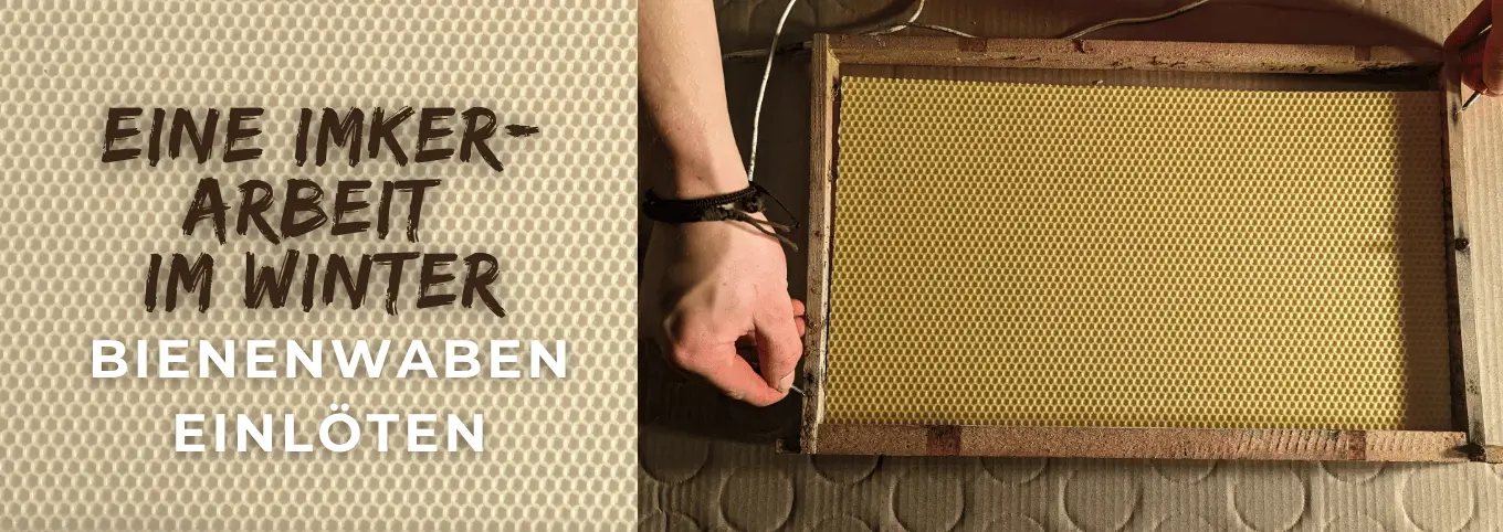 Eine Hand, die gerade eine Wachsplatte in ein Rähmchen einlötet