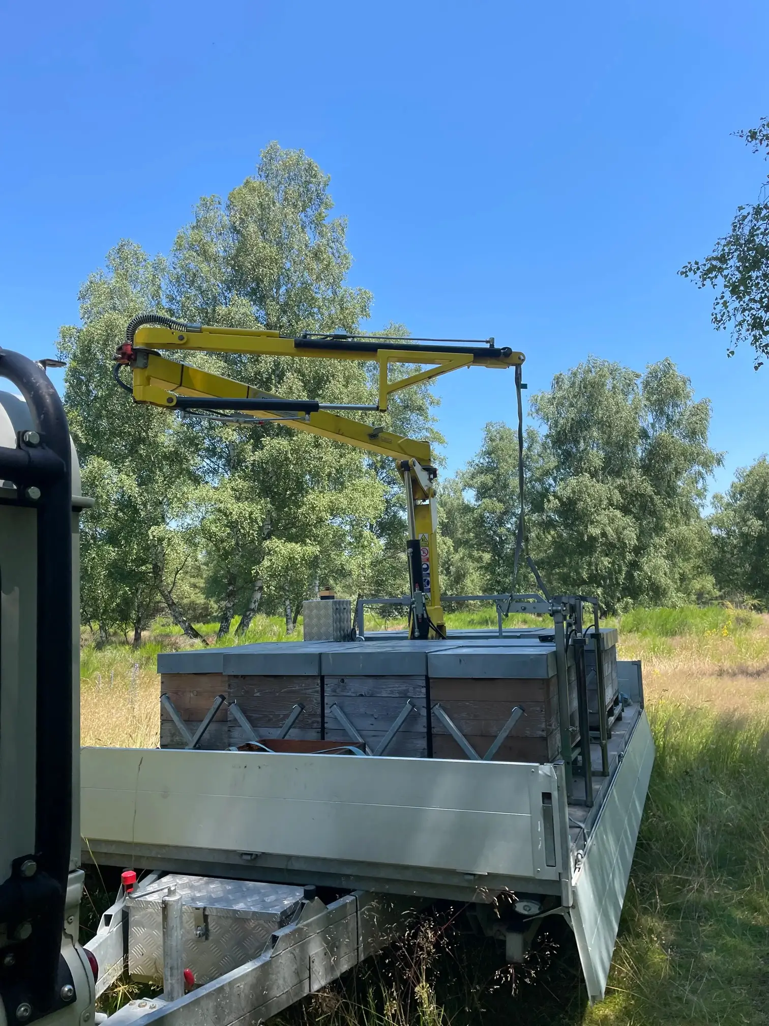 Bienenbeuten auf dem Anhänger